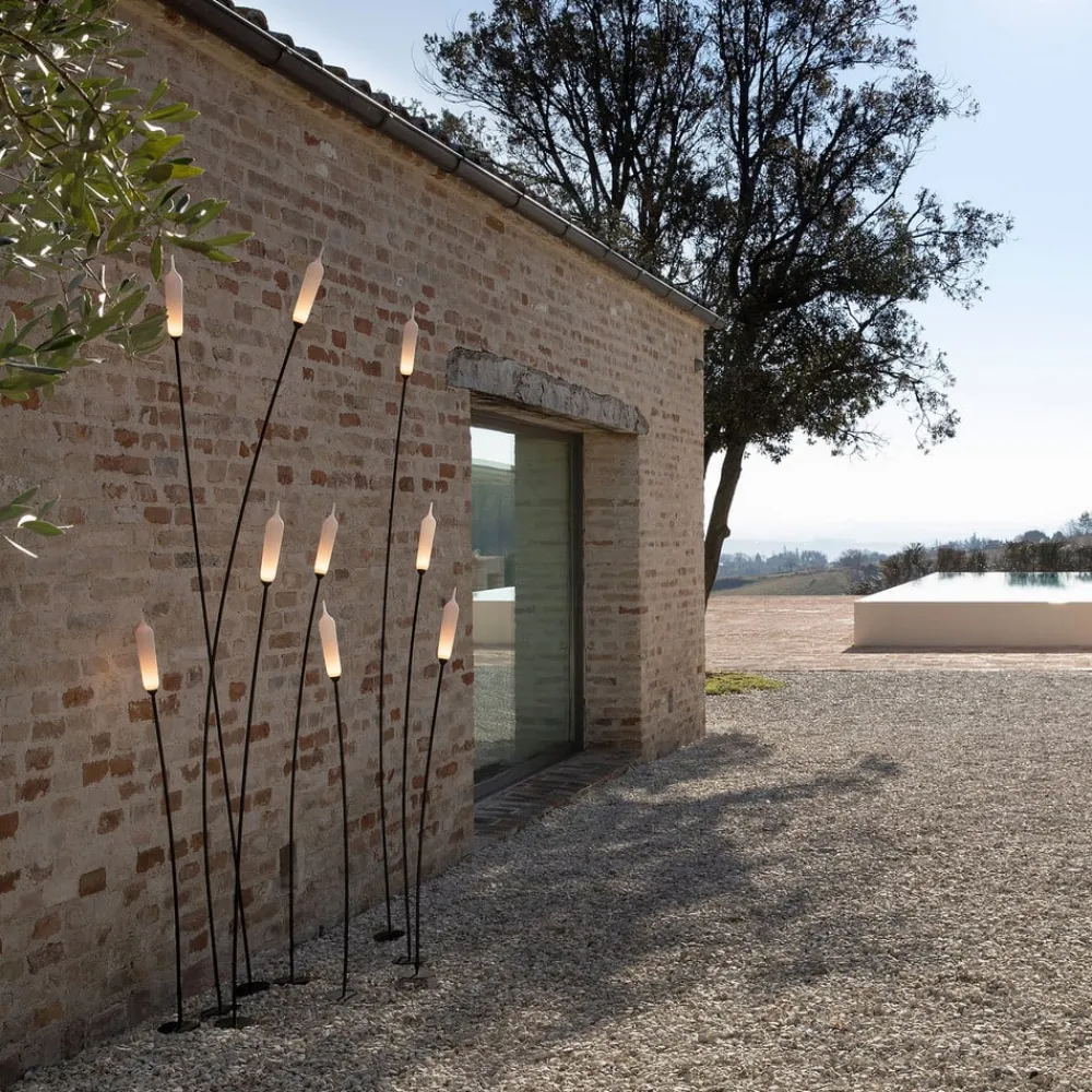 Karman Udendørs Spot>Nilo LED-lampe med jordspyd, højde 220 cm