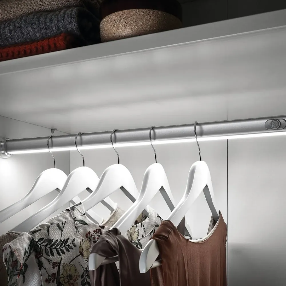 Hera Underskabsbelysning>Klædeskabslampe med sensor, 60 cm