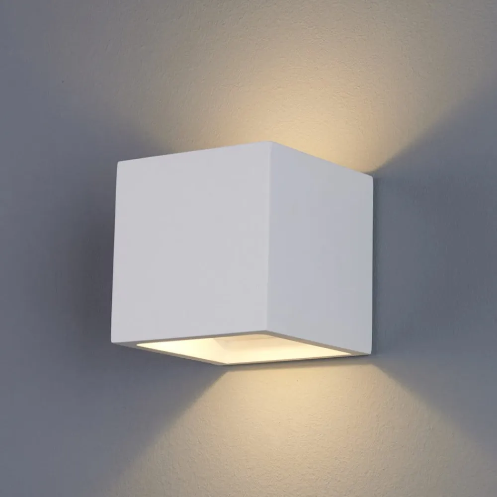 Lindby Kubusformet LED-væglampe Marita lavet af gips