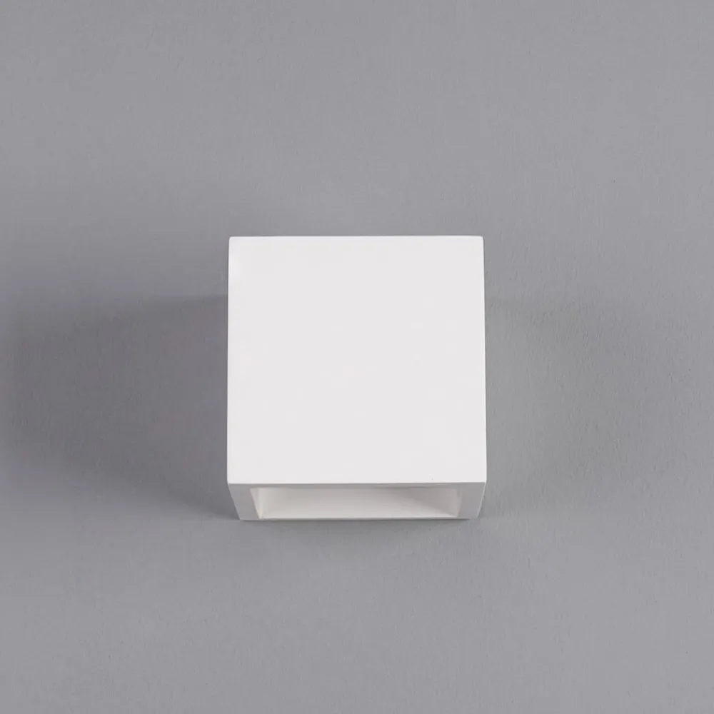 Lindby Kubusformet LED-væglampe Marita lavet af gips