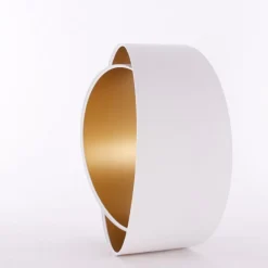 Lampeskærm Chloe, Ø 50 cm, udvendig hvid, indvendig guldfarvet^Maco Design