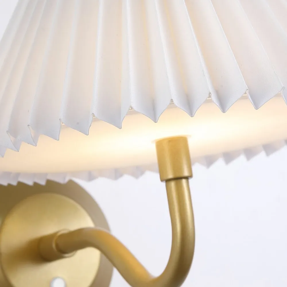 Searchlight Væglamper>LED-akku-væglampe DANISH, udhæng 25 cm guldfarvet metal