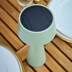 Sigor LED-bordlampe Solino, grøn, solcelle/USB, 26 cm, IP44