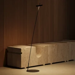 Sigor LED-gulvlampe Mahina, sort, højde 130 cm, metal, CCT