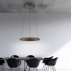 PURE LED-hængelampe E-Loop, eg/sort perle, Ø 70 cm aluminium, CCT