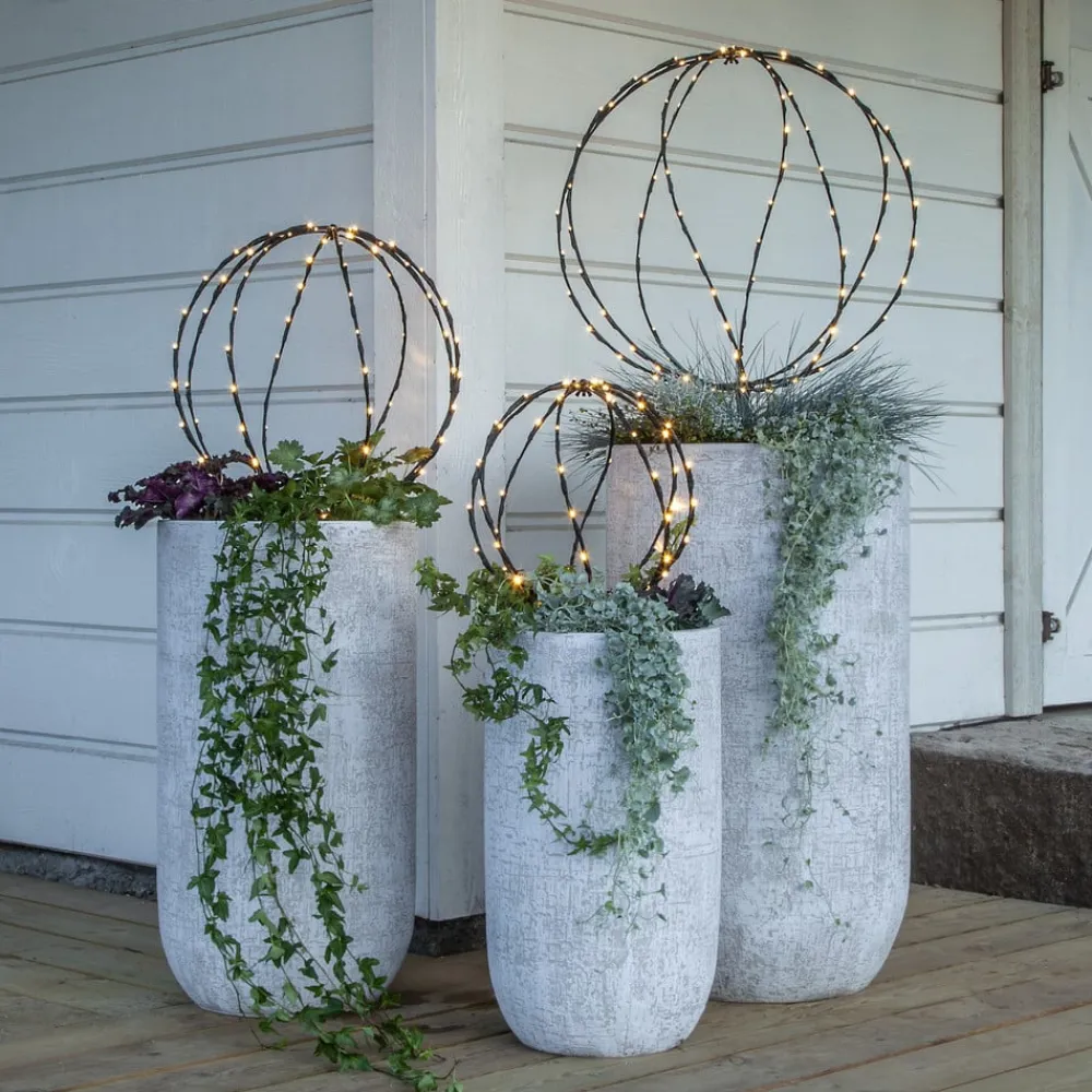 STAR TRADING Dekorationsbelysning>LED-lampe med jordspyd Kugle, Ø 30 cm, sort metalbatteri