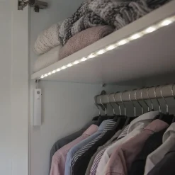 STAR TRADING LED-lysbånd med bevægelsessensor, batteridrift