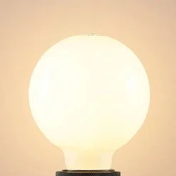 Arcchio LED-pære E27 8W 2.700K G95 Globe, dæmpbar, opal