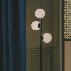 LED-gulvlampe Perlina, højde 170 cm, sort, stål^LEDS-C4 Hot