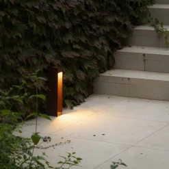 FARO BARCELONA LED-sokkellampe Cerler, brun, 35 cm, metal, IP65, CCT