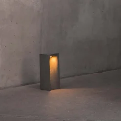 FARO BARCELONA LED-sokkellampe Grot, 2700K, grå, beton, IP55, højde 40 cm