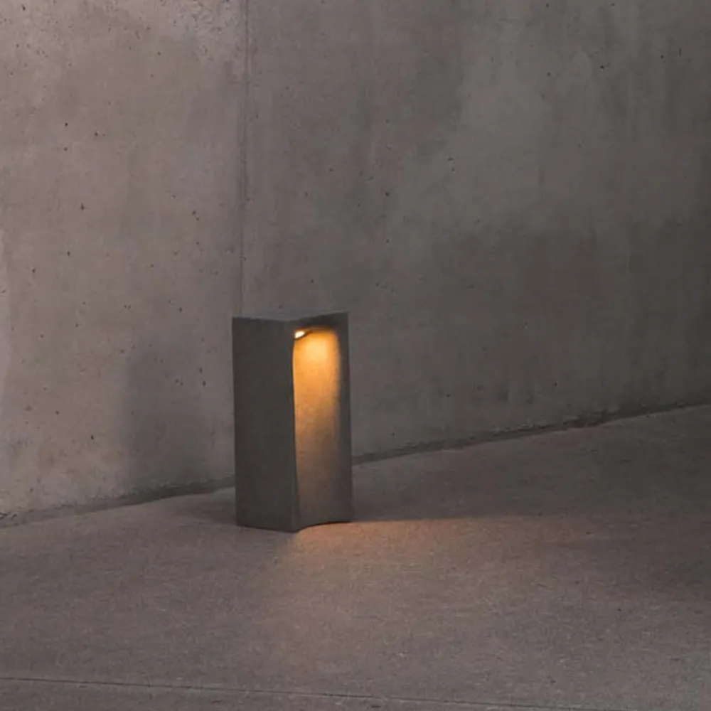 FARO BARCELONA LED-sokkellampe Grot, 3000K, grå, beton, IP55, højde 40 cm