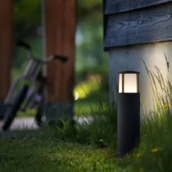 LED-sokkellampe Stock i lanternedesign^Philips Discount