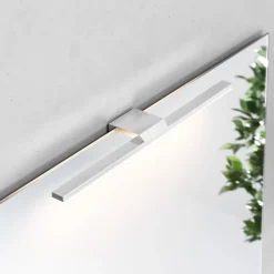 MCJ LED-spejlbelysning Triga IP44, krom, 40 cm, 3.000K