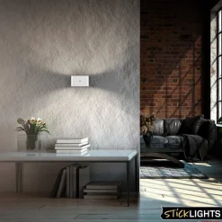 Briloner LED-væglampe Chat, hvid, 16 cm, plast, sensor