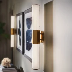 Quintiesse Væg- Og Spejllamper>LED-væglampe til badeværelset Facet Dual, messing, 2 lyskilder, bredde 66 cm