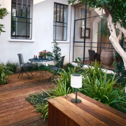 FH Lighting Lesina LED-solar-bordlampe, sandsort/hvid