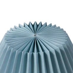 Lindby bordlampe Magali, lyseblå, papir, Ø 34 cm, E14