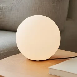 Lindby bordlampe Marike, hvid, glas, kugle, Ø 25 cm, E27