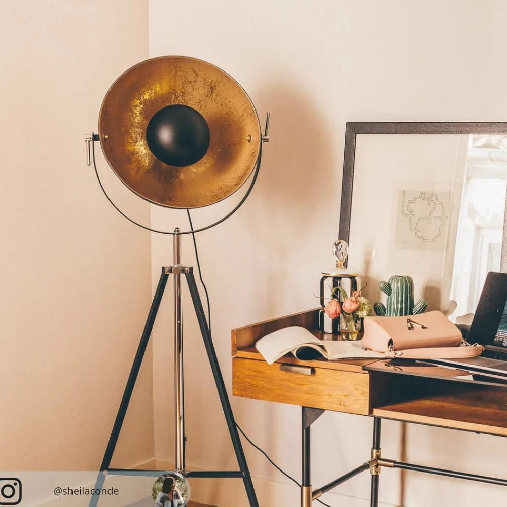 gulvlampe Mineva. sort/guld, metal, højde 180 cm^Lindby Outlet