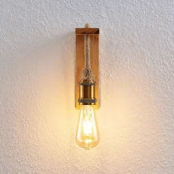 Lindby Helou væglampe i træ med synlig fatning