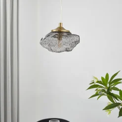 hængelampe Piatra, røg/messing, glas, Ø 16 cm, G9^Lindby Online