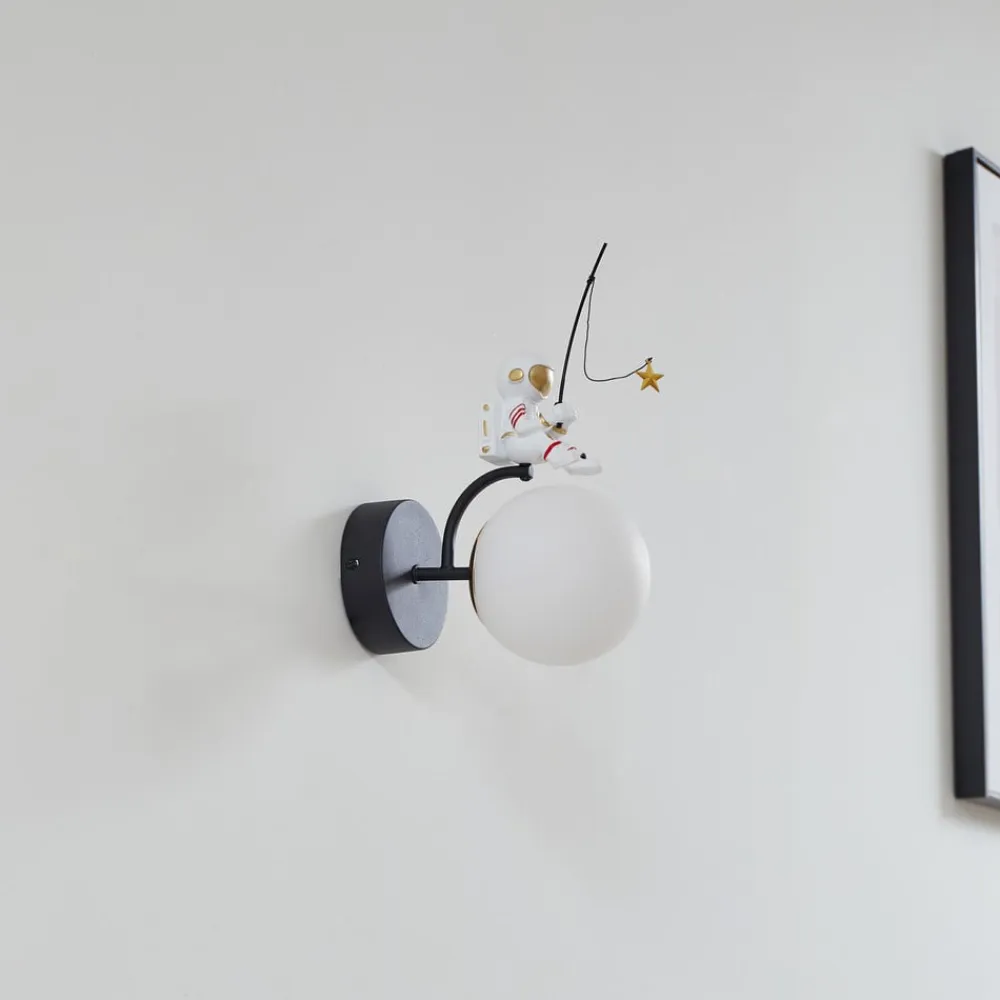 Kosmo væglampe, plast, astronaut, 30 cm høj^Lindby Outlet
