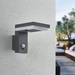 Lindby Laira udendørs LED-solcellelampe, 15,5 cm