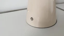 LED genopladelig bordlampe Nevijo, beige, Ø20cm, USB, dæmper^Lindby Sale