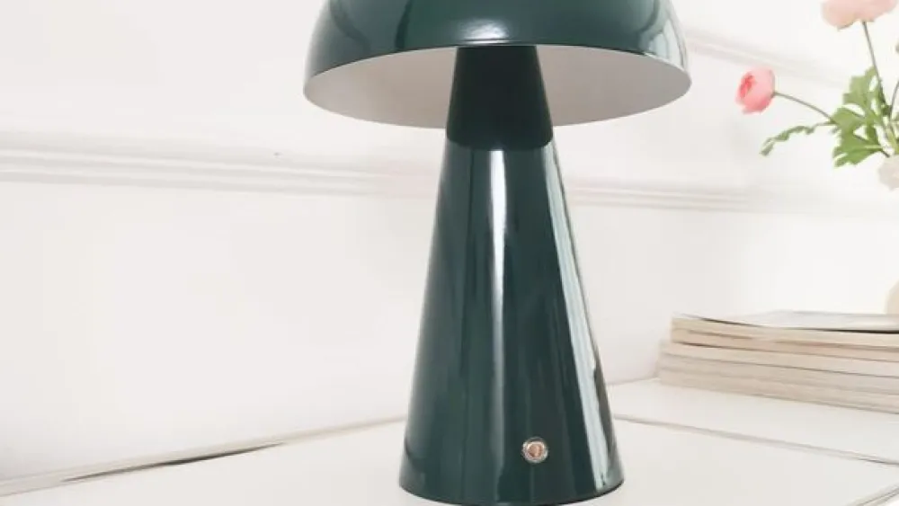 Lindby Pendellamper|Bordlamper>LED genopladelig bordlampe Nevijo, grøn, Ø20 cm, USB, dæmper