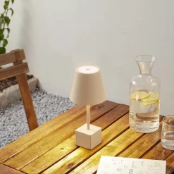 Lindby Dekorationsbelysning|Terrassebelysning>LED genopladelig bordlampe Janea CUBE, beige, metal