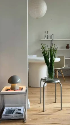 LED genopladelig bordlampe Nevijo, grå, Ø18cm, USB, dæmper^Lindby Hot