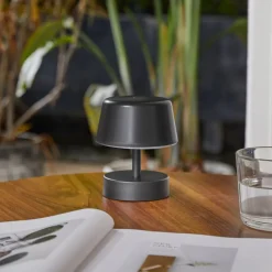 LED genopladelig bordlampe Nalani, 13 cm høj, IP44, dæmpbar^Lindby Clearance