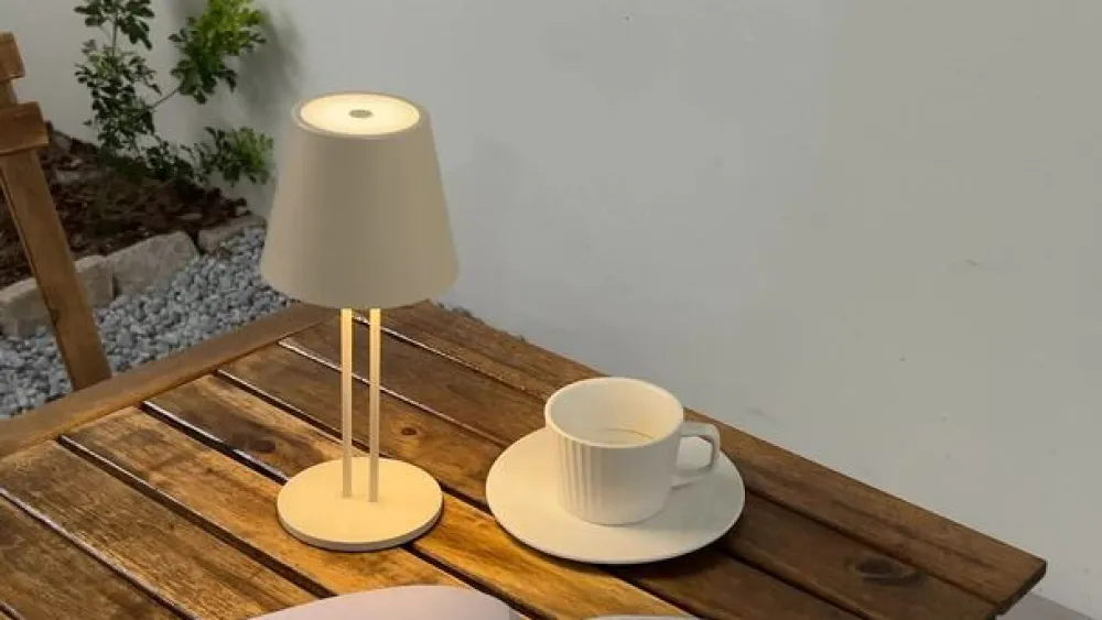 Lindby LED genopladelig bordlampe Janea TWIN, beige, metal