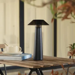 LED genopladelig udendørs bordlampe Gomba, sort, dæmpbar^Lindby Online