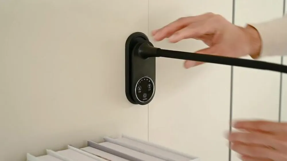 Lindby LED-bordlampe Valtaria, sort, CCT, dæmpbar