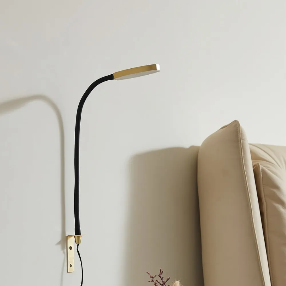 LED-læselampe Flexola, guld, rund, metal, stik^Lindby New
