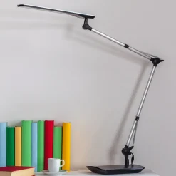 LED-skrivebordslampe Felipe, sort, klemmefod^Lindby Hot