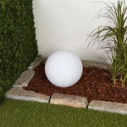 Lindby LED-solcellelampe Lago, Ø 25 cm, kugle, jordspyd, hvid
