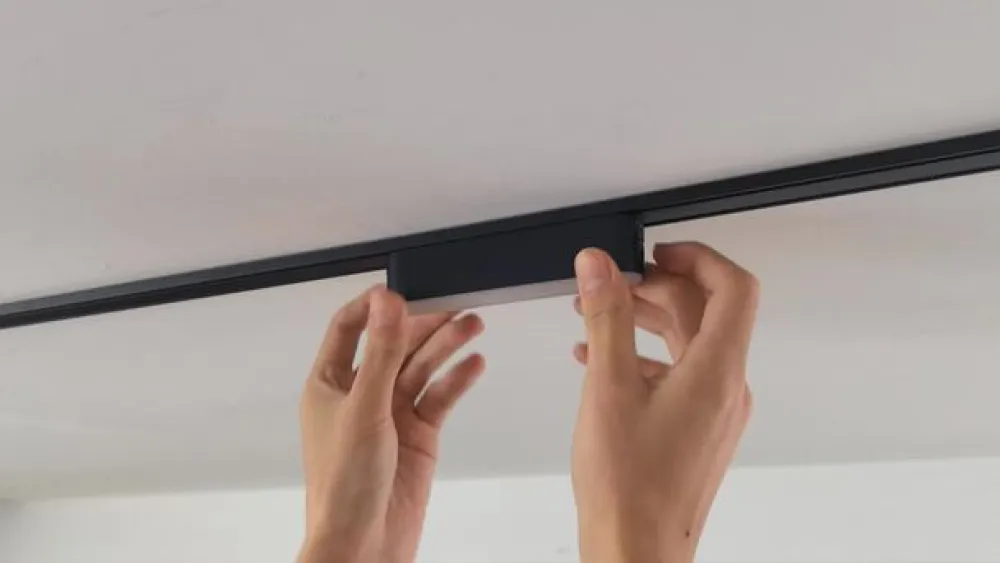 LED-strip 48 V Lumaro, sort,5W,plast,dæmpbar^Lindby Clearance