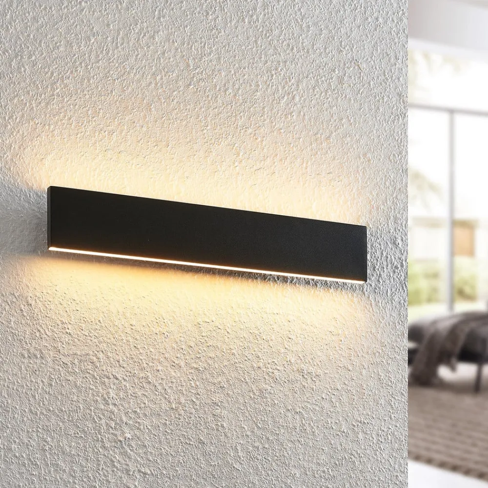 Lindby Pendellamper|Gang>LED-væglampe Ignazia, 47 cm, sort, metal, op/ned