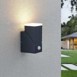 Lindby LED-væglampe Sally, 15 cm, antracit, IP54, sensor