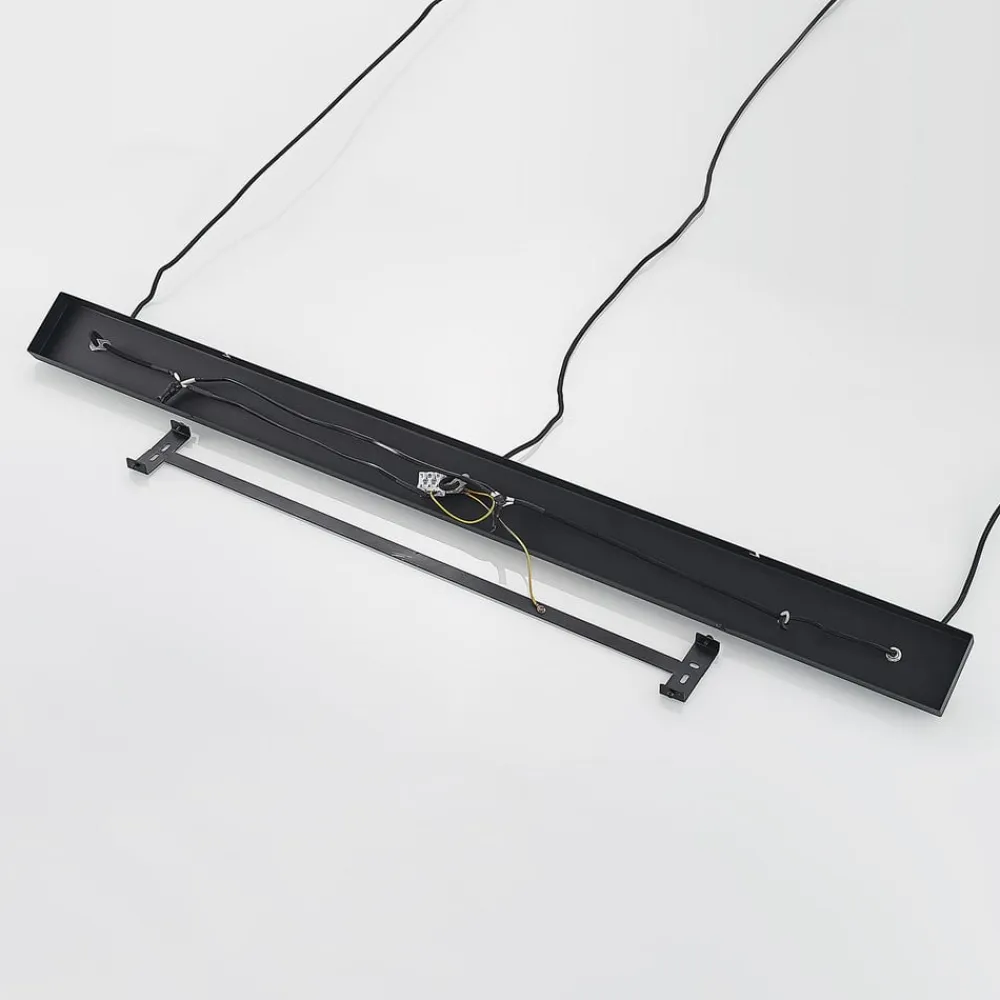 pendellampe Tarjei, 146 cm lang, sort/guld, metal^Lindby Best