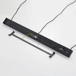 Lindby pendellampe Tarjei, længde 120 cm, sort/guld, metal