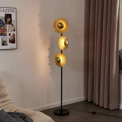 Lindby Senmia gulvlampe i guld, 3 lyskilder