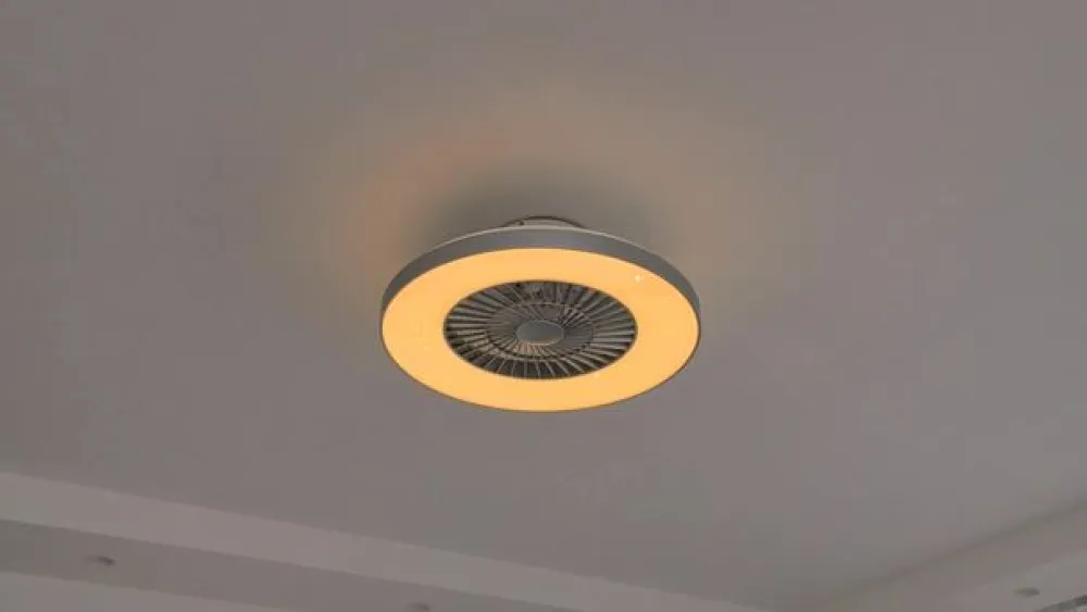 Lindby Smart LED-loftventilator Paavo, sølv, lydløs, Tuya