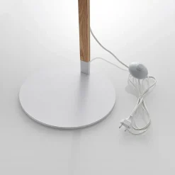 Tetja gulvlampe med træstang, hvid^Lindby Sale