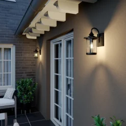 Lindby udendørs væglampe Zayn, sort, glas, højde 33 cm, IP23