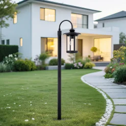 Lindby vejlampe Zayn, sort, glas, højde 109 cm, IP65