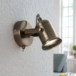 Lindby væglampe Anze, 10 m, antik messing, afbryder